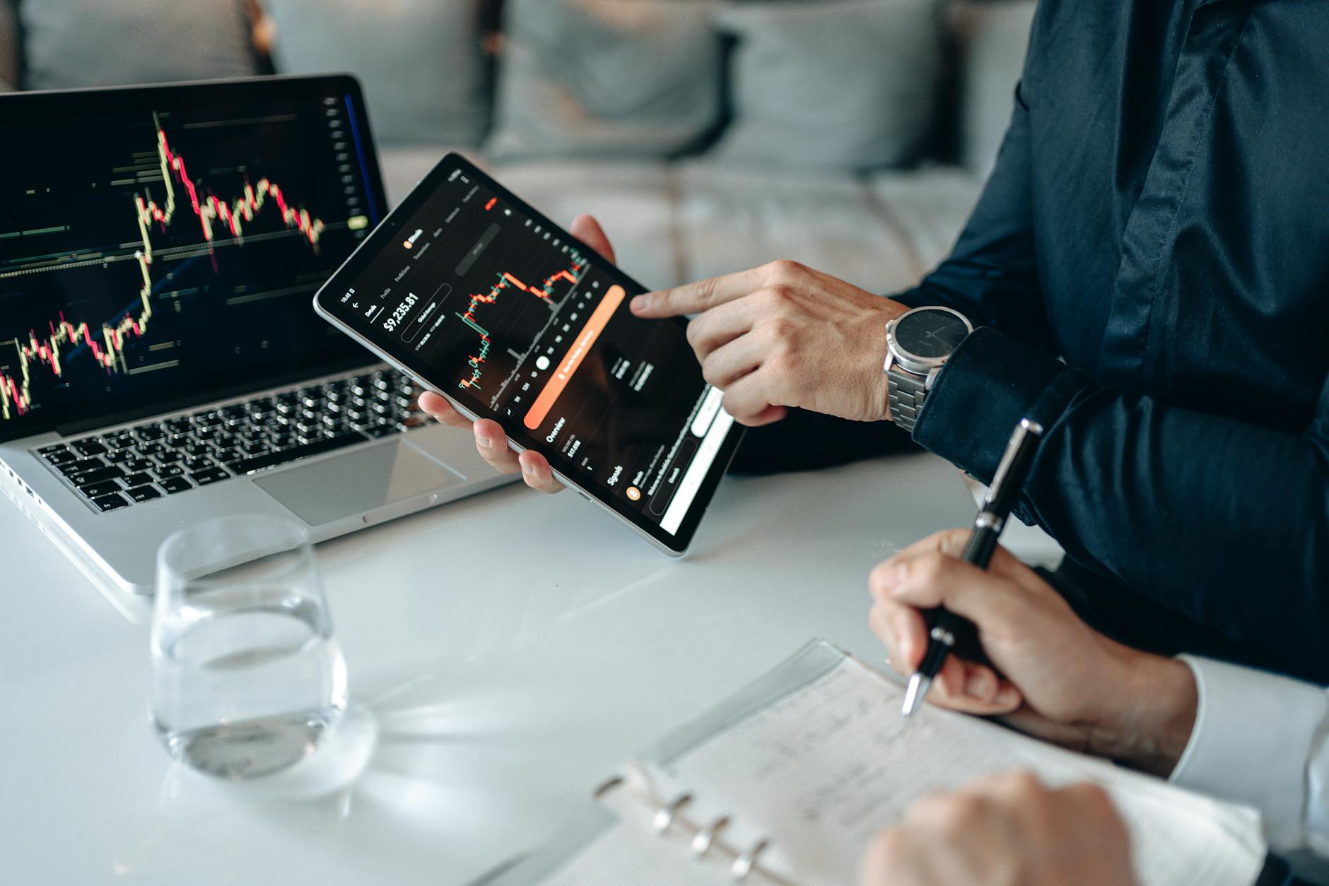Understanding Your Earnings Dashboard: Tracking Revenue, Payouts & Analytics